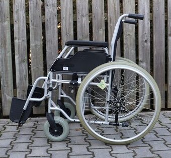 081-Mechanický invalidní vozík Meyra.