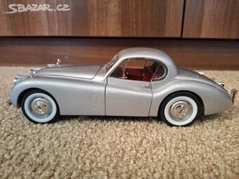 Jaguár XK 120 1:18 - 1