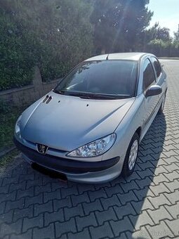 Peugeot 206 1.4i, 55 kW, najeto 113000 km