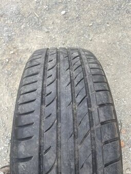 Letni pneu 235/60/18