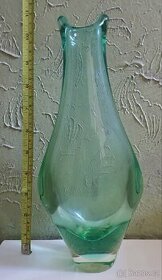 květinová váza. České vintage těžké sklo. Světle zelená.