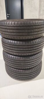 Jako nové 215/55/17 Goodyear Efficient Grip, 1423