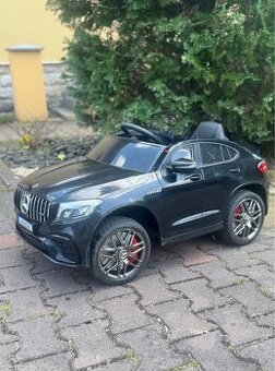 Elektrické auto Mercedes BENZ 4x4 - licence.