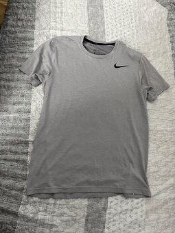 Nike Šedé Tričko -M