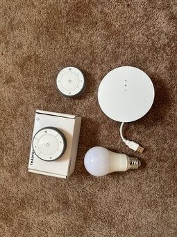 IKEA Tradfri sada brány, ovladačů a žárovky