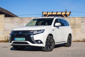 Mitsubishi Outlander PHEV Plugin Hybrid / AJ NA SPLÁTKY / - 1