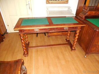 Psací stůl historismus