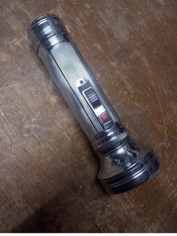 Stará ruční svítilna