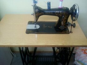 Štarožitný šicí stroj Bobbin Royal