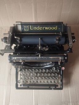 Starožitný psací stroj Underwood