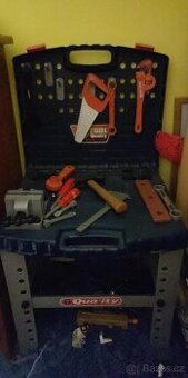 Dětský ponk s nářadím