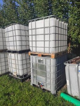 IBC kontejnery na vodu nádrž