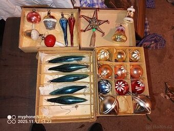 Retro vánoční ozdoby a osvetleni