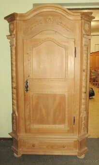 Policová - šatní skříň z borovice - celomasiv