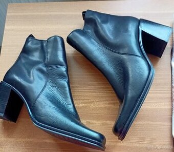 nové kožené dámské boty