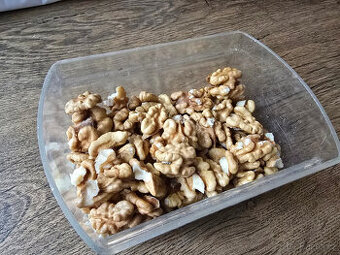 Vlašské ořechy vyloupané