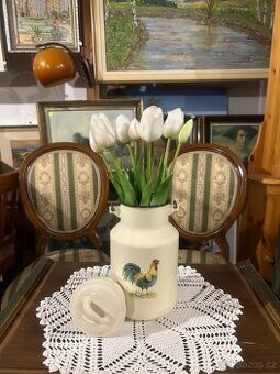 Smaltovaná konvička s kohoutkem