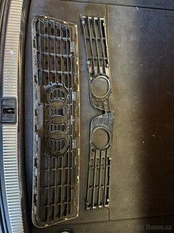 Mřížka chladiče Audi A4 B6