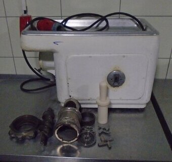 Řeznický vlček, mlýnek na maso