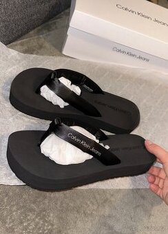 Dámské žabky Calvin Klein 39