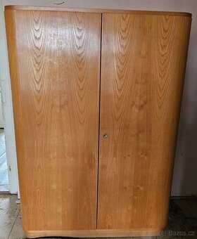 Skříň šatní, velmi pěkný stav, retro