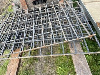 Mříže na celý objekt 20x20 plný materiál