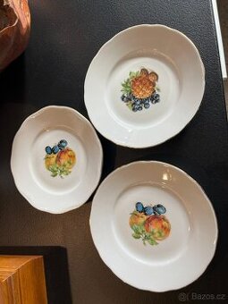 Talířky s ovocem