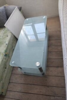 Konferenční stolek mléčné sklo