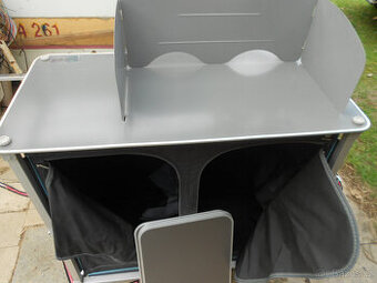 Kempovací skřínka