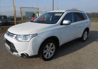 Mitsubishi Outlander 2,2 DI-D 110 kW 4 WD Serviska nafta