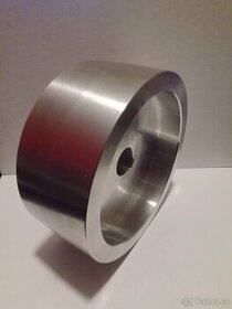 Hnací kolo na pásovou brusku