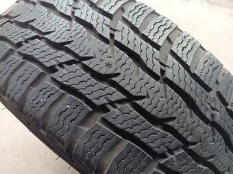 215/60 R17C NOKIAN (0720)