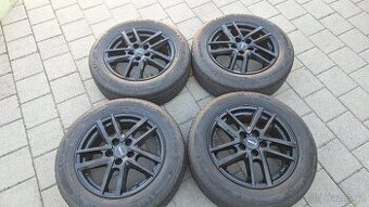 Alu kola Nissan 16" 5x114,3 letní pneu 205/60 R16 5-7mm