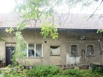 Bobrovka Zatloukal červená 200m2 v dobrém stavu