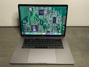 Apple MacBook Pro 15" 2016 / SSD 256GB / SG