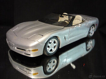 Chevrolet Corvette 1998 Maisto 1/18