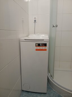 Pračka Whirlpool,vrchem plněná