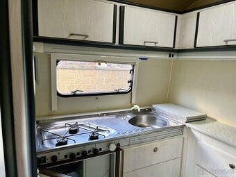 Karavan Chateau 380