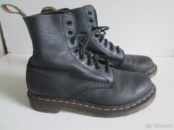 Dr. Martens....vel.37,5