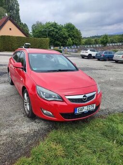 Prodám Opel Astra 2.0 CDTI ročník 2011