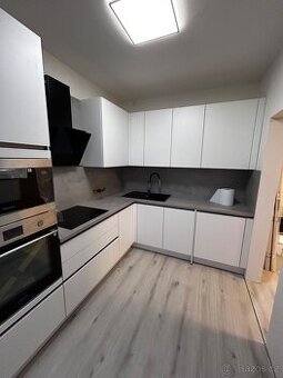 Pronájem 2+1 DUHA, Ostrava-Poruba, 8. obvod, M. Bajera