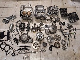 Části motoru Aprilia Tuono 660