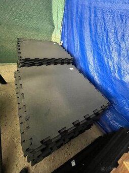 🟫 ZÁTĚŽOVÁ FITNESS PODLAHA – 98 × 98 cm, 8 mm – EPDM
