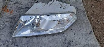 Octavia 2 predni xenon svetlo
