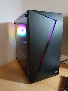 PC - i5 7600, 16GB DDR4, RX 570, SSD 256GB, HDD 1TB