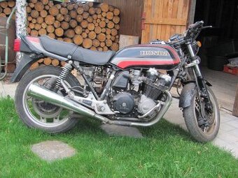 Honda CB900F BoľDor