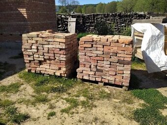 Nové i staré cihly