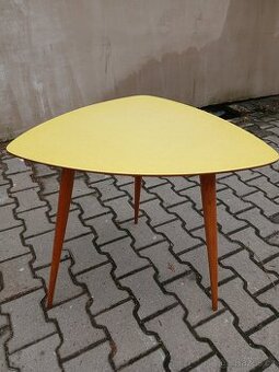 Retro konferenční stolek trsátko