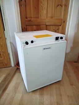 Absorpční karavanové lednička na plyn, 12V, 230V, trojkombi