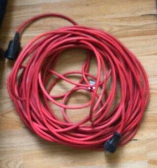 Prodlužovací kabel 25m